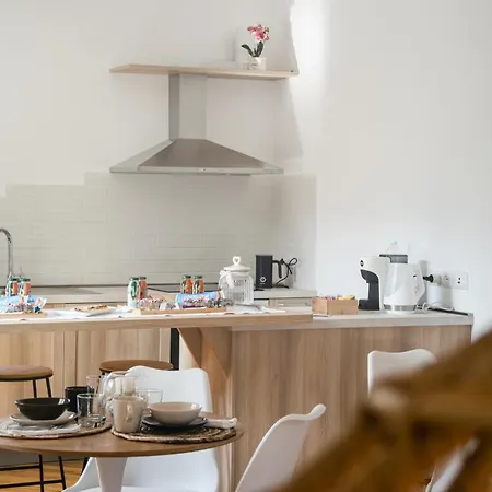 ゲストハウス Essenza - And Breakfast アルベンガ