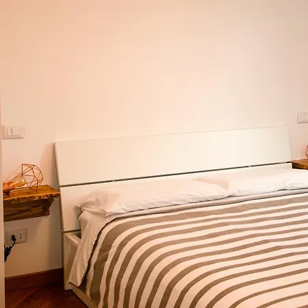 Essenza - And Breakfast 3* アルベンガ