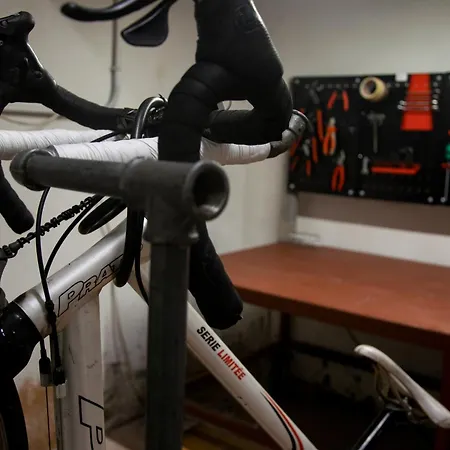 Essenza - Premium Bike & Hike House *